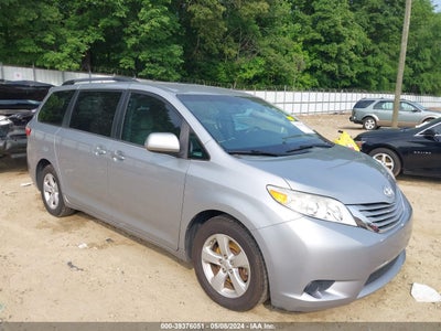 TOYOTA SIENNA 2015
