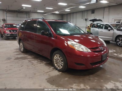 TOYOTA SIENNA 2008