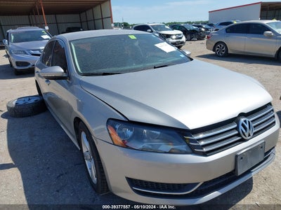 VOLKSWAGEN PASSAT 2012