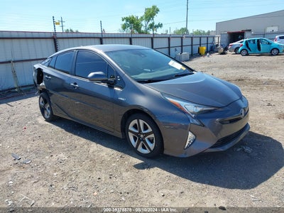 TOYOTA PRIUS 2017