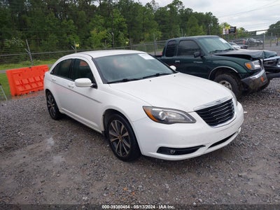CHRYSLER 200 2013