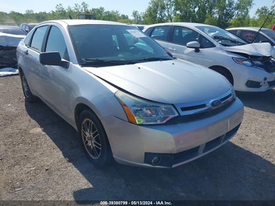 FORD FOCUS SE 2010