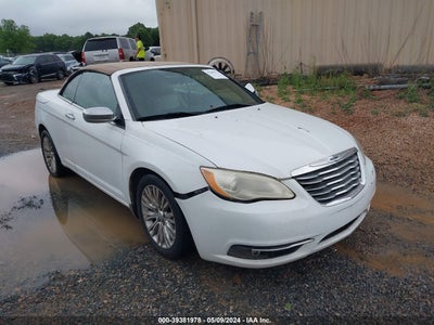 CHRYSLER 200 2013