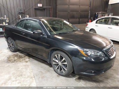 CHRYSLER 200 2013
