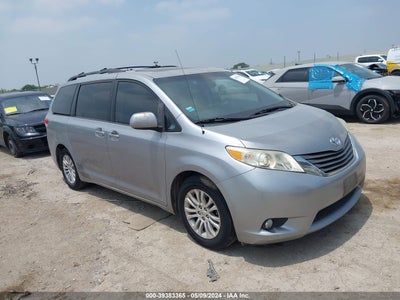 TOYOTA SIENNA 2011