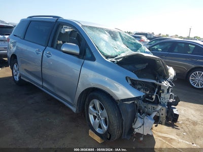 TOYOTA SIENNA 2018