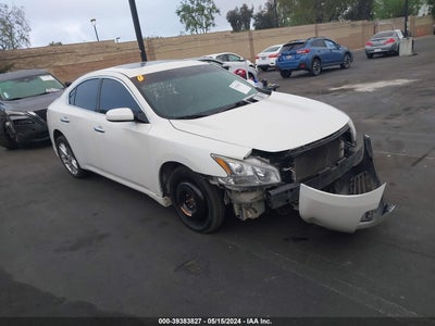 NISSAN MAXIMA 2010