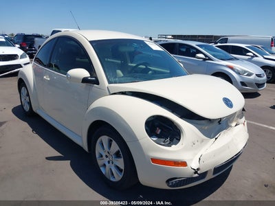 VOLKSWAGEN NEW BEETLE 2010