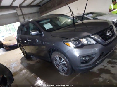 NISSAN PATHFINDER 2017