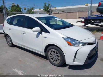 TOYOTA PRIUS V 2017
