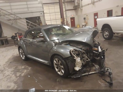 VOLKSWAGEN BEETLE 2013