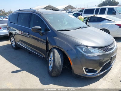 CHRYSLER PACIFICA 2017