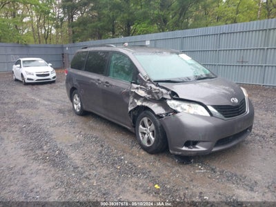 TOYOTA SIENNA 2013
