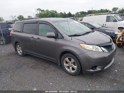 TOYOTA SIENNA 2011