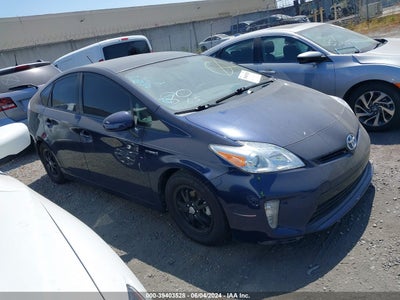 TOYOTA PRIUS 2015