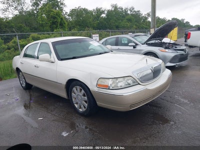 LINCOLN TOWN CAR 2004