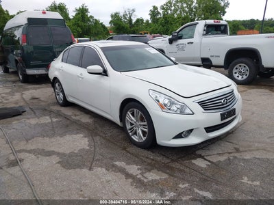 INFINITI G37 2013