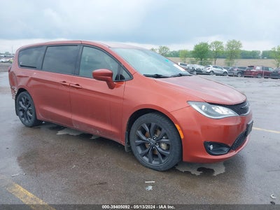 CHRYSLER PACIFICA 2018