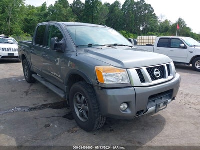 NISSAN TITAN 2015