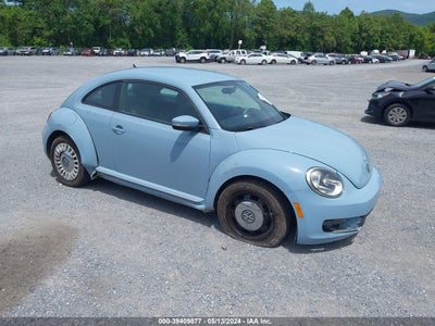 VOLKSWAGEN BEETLE 2013