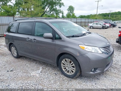 TOYOTA SIENNA 2017
