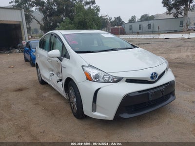 TOYOTA PRIUS V 2017