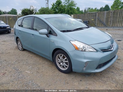 TOYOTA PRIUS V 2013