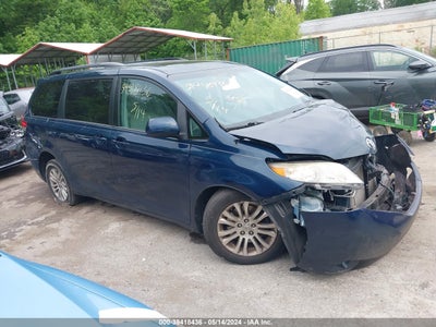 TOYOTA SIENNA 2012