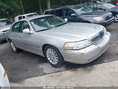 LINCOLN TOWN CAR 2004