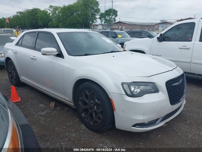 CHRYSLER 300 2015