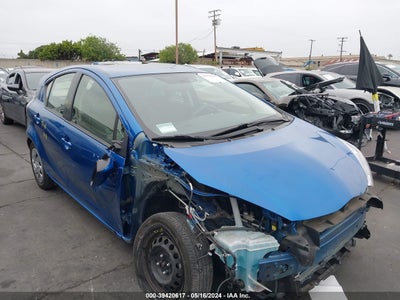 Toyota Prius c 2016