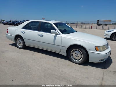 INFINITI VERSA 2000