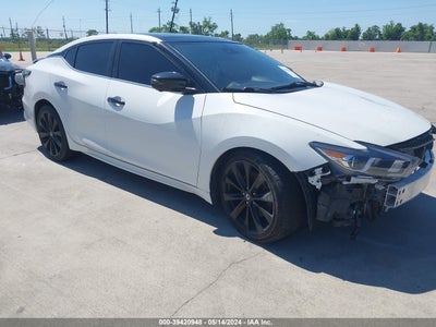 NISSAN MAXIMA 2016