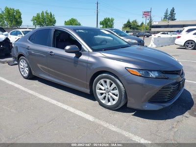 TOYOTA CAMRY 2019