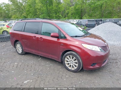 TOYOTA SIENNA 2016