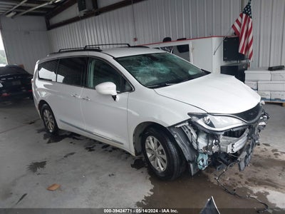 CHRYSLER PACIFICA 2017