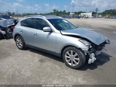 INFINITI JOURNEY 2011