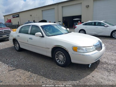LINCOLN TOWN CAR 2002