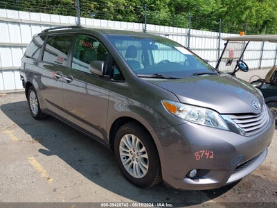 TOYOTA SIENNA 2015