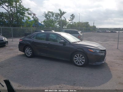 TOYOTA CAMRY 2018