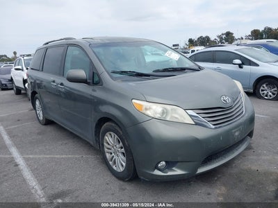 TOYOTA SIENNA 2011
