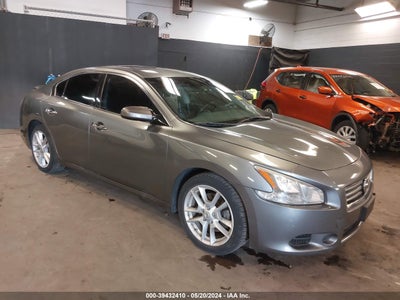NISSAN MAXIMA 2014