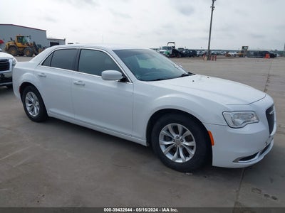 CHRYSLER 300 2015