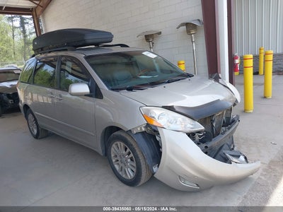 TOYOTA SIENNA 2009