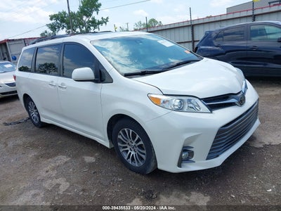 TOYOTA SIENNA 2019