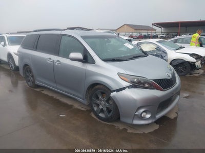 TOYOTA SIENNA 2015