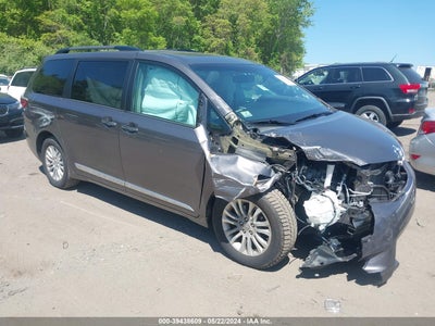 TOYOTA SIENNA 2017