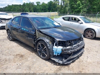 TOYOTA CAMRY 2020