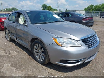 CHRYSLER 200 2013