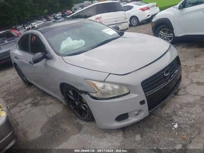NISSAN MAXIMA 2010